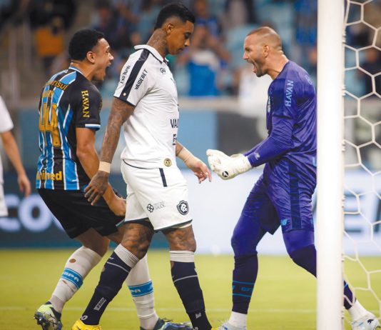 Condé defende Alef Manga no pênalti perdido: “Não acho que ele foi displicente” Grêmio-RS 0×0 Remo (Alef Manga) – Foto: Maxi Franzoi