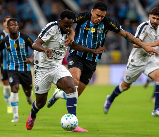 Léo Condé destaca evolução do Remo, mas cobra eficiência Grêmio-RS 0×0 Remo (David Braga e Gabriel Taliari) – Foto: Raul Martins (Clube do Remo)