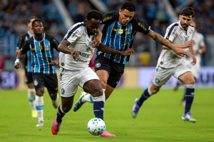 Grêmio-RS 0×0 Remo (David Braga e Gabriel Taliari) – Foto: Raul Martins (Clube do Remo) Grêmio-RS 0×0 Remo (David Braga e Gabriel Taliari) – Foto: Raul Martins (Clube do Remo)