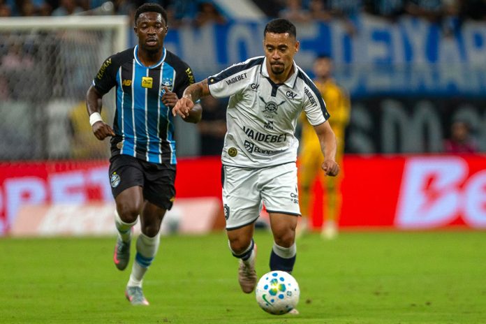 Grêmio-RS 0×0 Remo (Yago Pikachu) – Foto: Raul Martins (Clube do Remo) Grêmio-RS 0×0 Remo (Yago Pikachu) – Foto: Raul Martins (Clube do Remo)