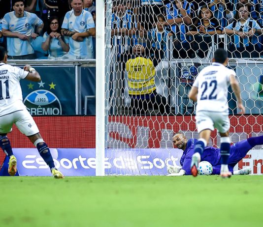 Grêmio-RS 0×0 Remo (Alef Manga e Yago Pikachu) – Foto: Lucas Uebel