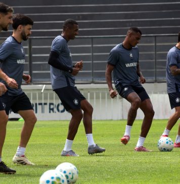 Jogadores remistas realizam atividade física – Foto: Samara Miranda (Clube do Remo)