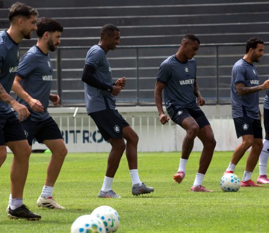 Nas contratações, técnico deve escolher jogador? Jogadores remistas realizam atividade física – Foto: Samara Miranda (Clube do Remo)