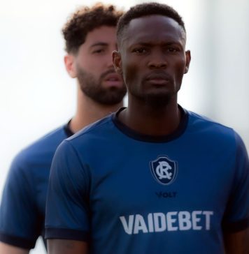 Léo Andrade e Duplexe Tchamba – Foto: Raul Martins (Clube do Remo)