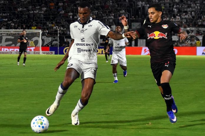 RB Bragantino-SP 4×2 Remo (Matheus Alexandre) – Foto: Rafael Moreira