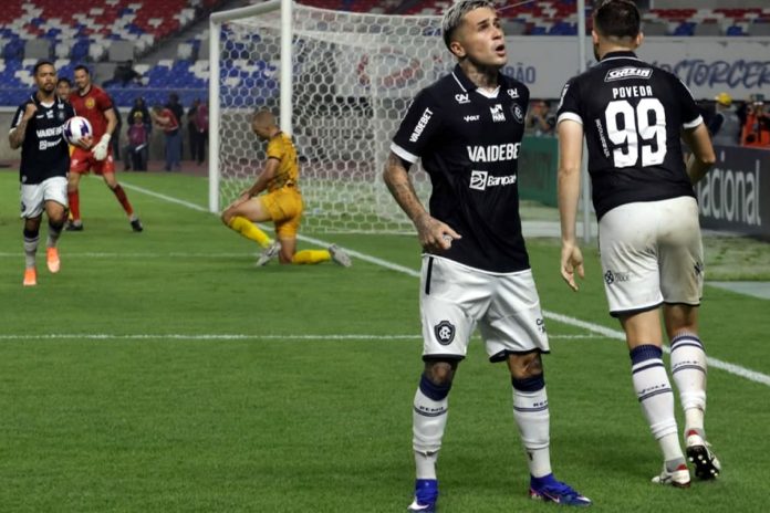 Remo 1×0 Amazonas-AM (Yago Pikachu, Diego Hernandez e Gabriel Poveda) – Foto: Mauro Ângelo (Diário do Pará)