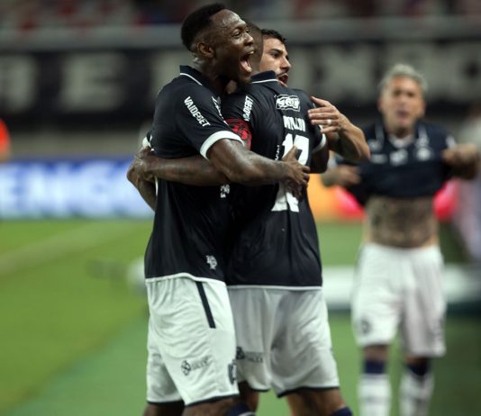 Vídeo: Melhores momentos de Remo 1×1 Vasco-RJ Remo 1×1 Vasco-RJ (Duplexe Tchamba, Marllon, Mayk e Diego Hernandez) – Foto: Samara Miranda (Clube do Remo)