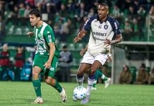 Chapecoense-SC 2×3 Remo (Marllon) – Foto: Rafael Bressan