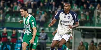 Chapecoense-SC 2×3 Remo (Marllon) – Foto: Rafael Bressan