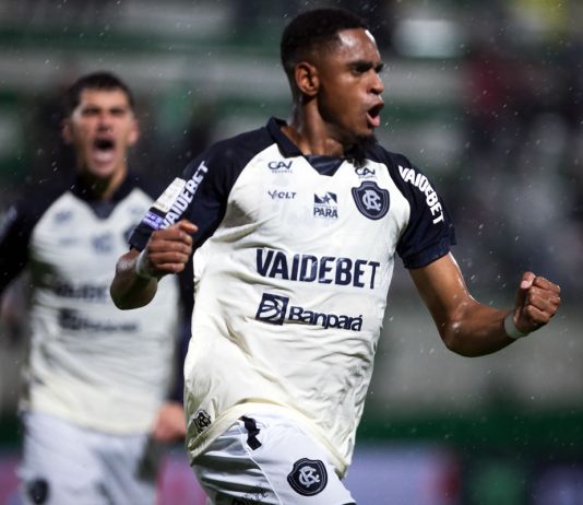Jajá valoriza reação do Remo fora de casa: “Vitória convincente” Chapecoense-SC 2×3 Remo (Vitor Bueno e Jajá) – Foto: Raul Martins (Clube do Remo)