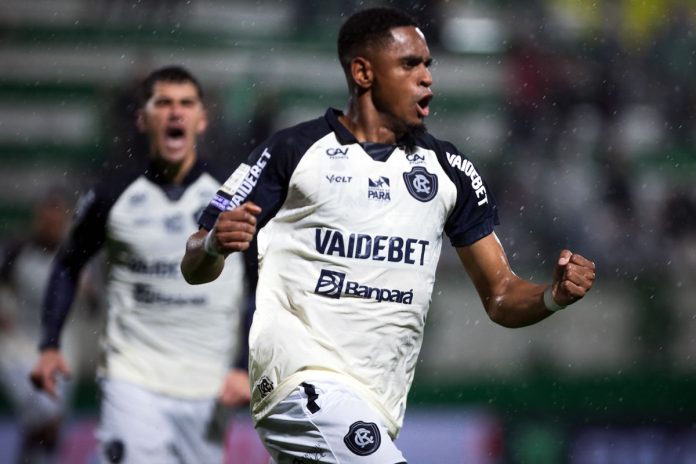 Chapecoense-SC 2×3 Remo (Vitor Bueno e Jajá) – Foto: Raul Martins (Clube do Remo)