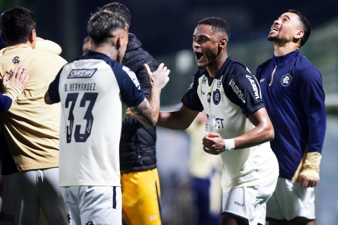 Chapecoense-SC 2×3 Remo (Diego Hernandez, Jajá e Yago Pikachu) – Foto: Raul Martins (Clube do Remo)