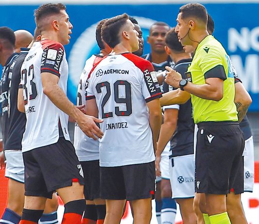 Marllon critica arbiragem após pênalti anulado em derrota para o Athletico-PR: “Contra o Remo é mole” Remo 1×2 Athletico-PR – Foto: Wagner Santana (O Liberal)