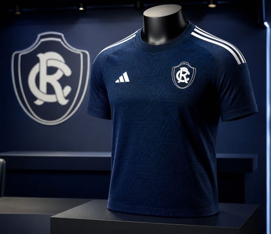 Arte conceitual mostra camisa azul-marinho do Remo com detalhes em branco e referência à Adidas