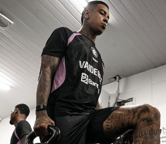 Remo terá mês decisivo após intertemporada e mira evolução com Léo Condé Alef Manga – Foto: Luis Carlos (Clube do Remo)