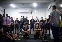 Pausa pode ajudar Remo a voltar mais forte na Série A Léo Condé orienta os jogadores durante o treino – Foto: Raul Martins (Clube do Remo)