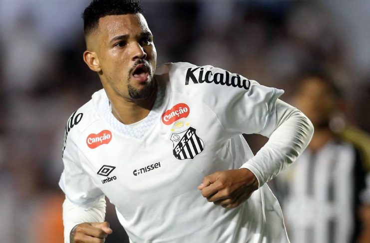 Remo encaminha empréstimo de Zé Ivaldo para reforçar a defesa Zé Ivaldo – Foto: Guilherme Dionizio