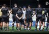 Após atender pedidos de Condé, Remo reduz movimentação no mercado Léo Condé orienta os jogadores durante o treino – Foto: Samara Miranda/Clube do Remo