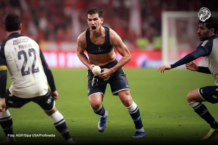 Internacional-RS 1×1 Remo (Yago Pikachu, Vitor Bueno e Gabriel Taliari) – Foto: AGIF/Sipa USA/Profimedia Internacional-RS 1×1 Remo (Yago Pikachu, Vitor Bueno e Gabriel Taliari) – Foto: AGIF/Sipa USA/Profimedia