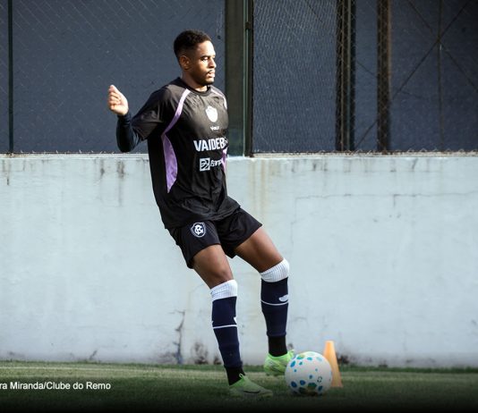 Jajá, Mayk e Edson Fernando treinam com bola antes do Flamengo-RJ Jajá – Foto: Samara Miranda/Clube do Remo