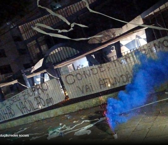 Faixas de protesto foram colocadas na sede social do Remo – Foto: Reprodução/redes sociais