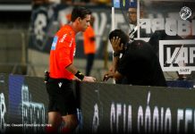 Após reclamação contra arbitragem, Remo participa de reunião com a CBF Ramon Abatti Abel (SC), em Remo 2×2 Atlético-MG – Foto: Oswaldo Forte/Diário do Pará Remo 2×2 Atlético-MG (Ramon Abatti Abel-SC) – Foto: Oswaldo Forte/Diário do Pará