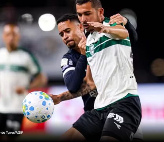 Remo chega ao maior jejum de vitórias da temporada após derrota para o Coritiba-PR Remo 2×3 Coritiba-PR (Yago Pikachu) – Foto: Fernando Torres/AGIF