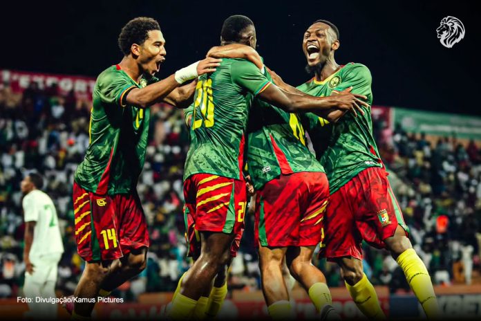 Duplexe Tchamba esteve em campo por Camarões em jogo válido pelas Eliminatórias da Copa Africana – Foto: Divulgação/Kamus Pictures Duplexe Tchamba esteve em campo por Camarões em jogo válido pelas Eliminatórias da Copa Africana – Foto: Divulgação/Kamus Pictures