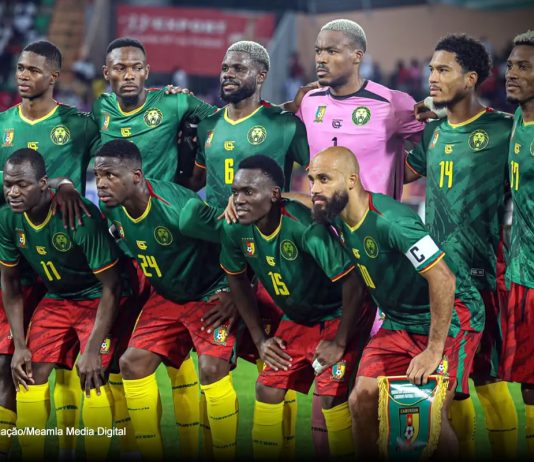 Duplexe Tchamba esteve em campo por Camarões em jogo válido pelas Eliminatórias da Copa Africana – Foto: Reprodução/Meamla Media Digital