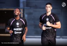 Novas regras do Brasileirão vão afetar estrangeiros e elenco do Remo a partir de 2027 Duplexe Tchamba e Leonel Picco – Foto: Samara Miranda/Clube do Remo