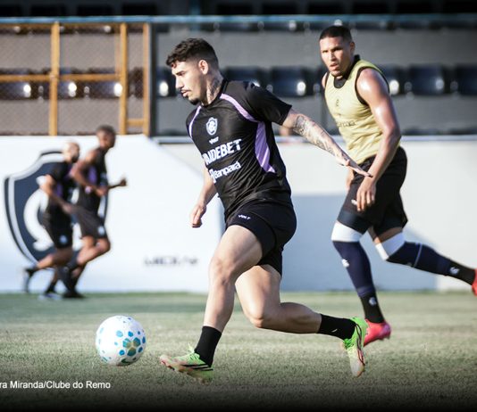 Mayk volta a treinar com o elenco e aumenta opções do Remo contra o Flamengo Mayk e Matheus Felipe – Foto: Samara Miranda/Clube do Remo