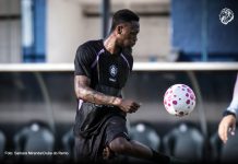 Remo oferece contrato até 2029 a Tchamba, mas risco de rebaixamento pode dificultar renovação Duplexe Tchamba – Foto: Samara Miranda/Clube do Remo