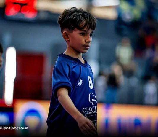 “Maestro” de 9 anos chama atenção com gols e assistências na base azulina Gael Amim – Foto: Reprodução/redes sociais