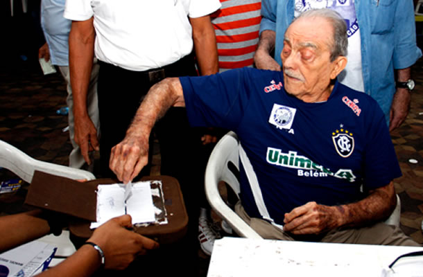 Apenas os 143 conselheiros terão direito a voto