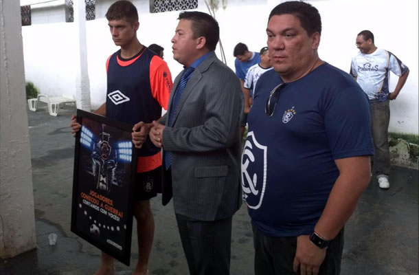 Torcedores realizam palestra de incentivo ao Leão