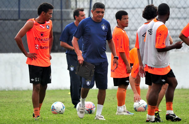 Flávio Araújo comanda mais um coletivo no Baenão