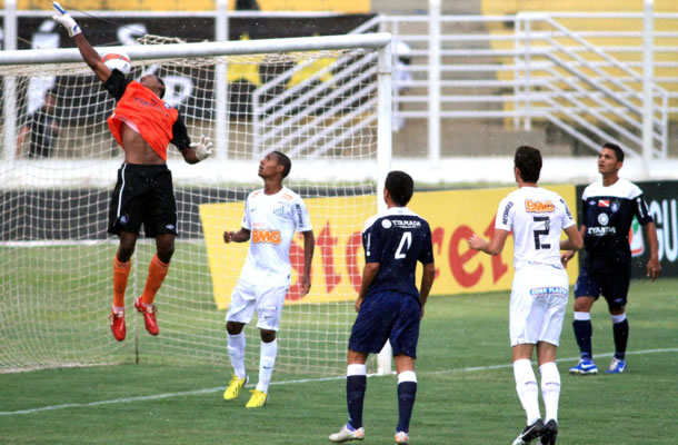 Na abertura da Copa São Paulo 2013, Santos-SP venceu o Remo por 3 a 0