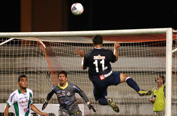 Remo vence a segunda partida seguida e assume a liderança isolada do Parazão