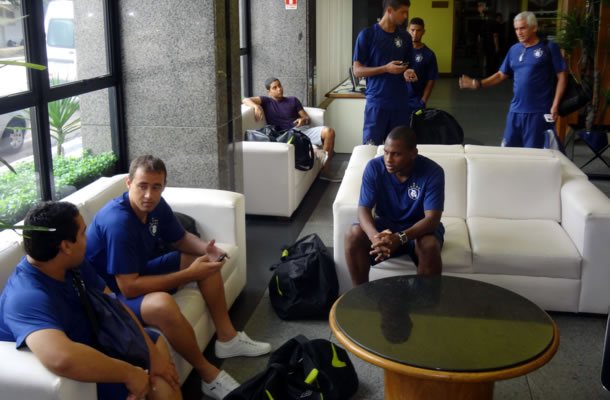 Jogadores e comissão técnica concentram em hotel na cidade