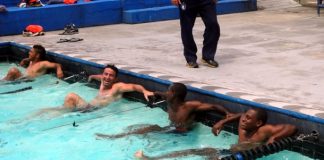 Titulares fizeram um treino regenerativo na piscina