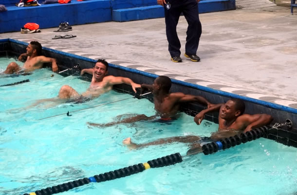 Titulares fizeram um treino regenerativo na piscina