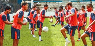 Jogadores remistas realizam atividades físicas