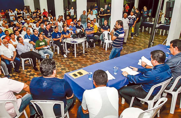 Torcedores foram à sede social do Remo para conhecer os projetos do novo núcleo administrativo do clube azulino