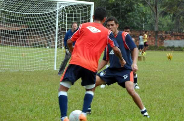 Jogadores remistas realizam coletivo