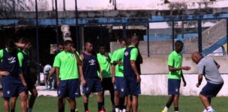 Jogadores remistas realizam atividade física