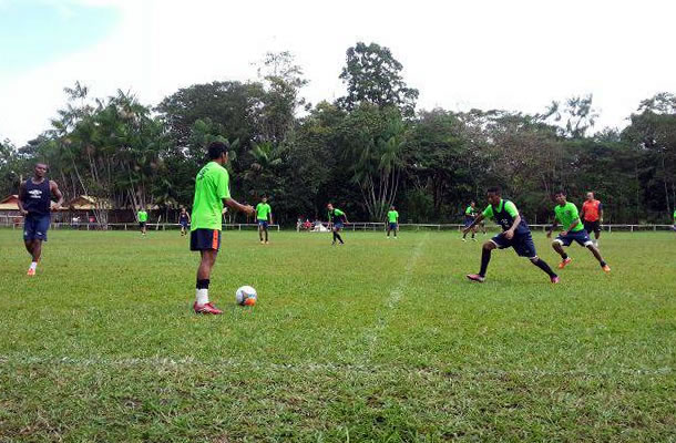 Jogadores remistas realizam atividade física