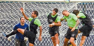 Jogadores remistas realizam atividade física