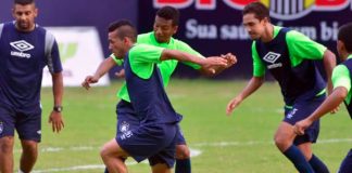 Jogadores remistas realizam atividade física