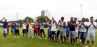 Jogadores são apresentados no Baenão