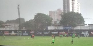 Jogadores remistas realizam atividade física